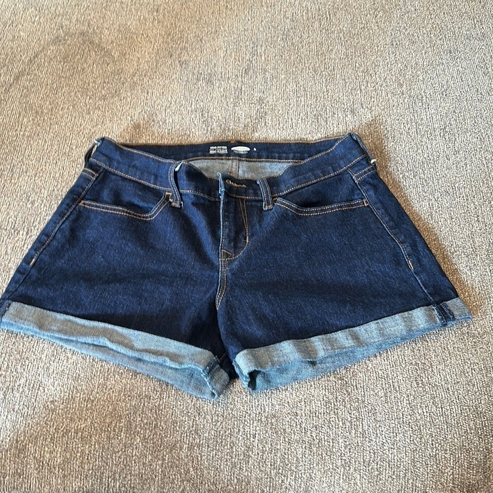 Old Navy womens jean shorts; size 4